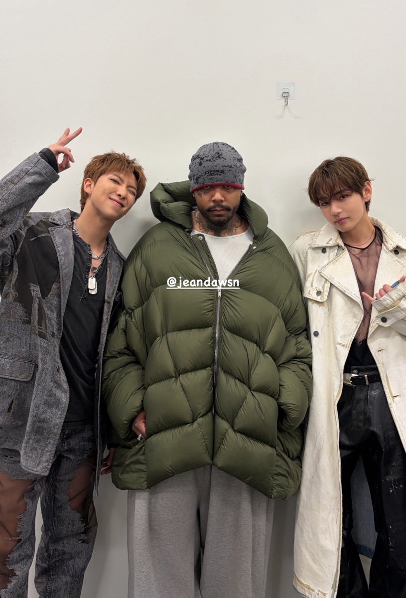 Taehyungimpact's tweet photo. TAEHYUNG AND NAMJOON WITH JEAN DAWSON https://t.co/B2NKgLg2vx