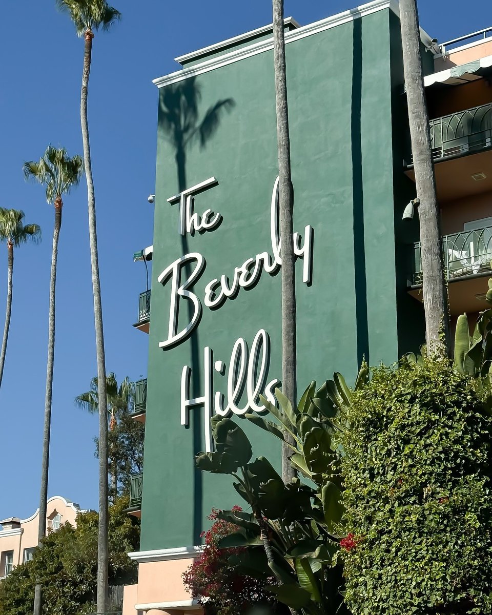 ChanaTenbrink's tweet photo. Photo by Nawal at the Beverly Hills Hotel. https://t.co/zozBVuRIYF