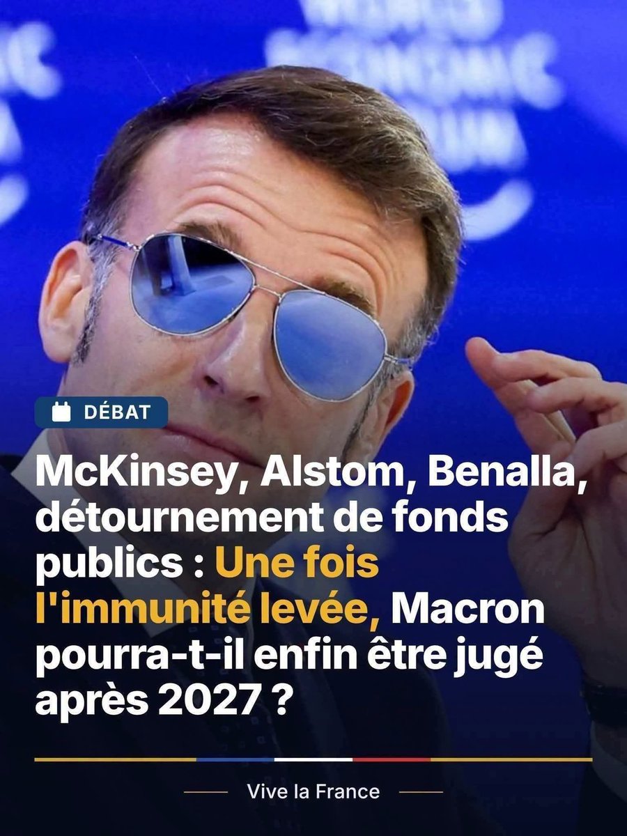 platiniumultra's tweet photo. S'il y a encore une justice dans ce pays, il sera jugé pour abus de pouvoir et surtout pour avoir surendetté la France au profit de Zelensky (petit va-t-en guerre). Magouille sûrement! https://t.co/zQUlwt2Bzl