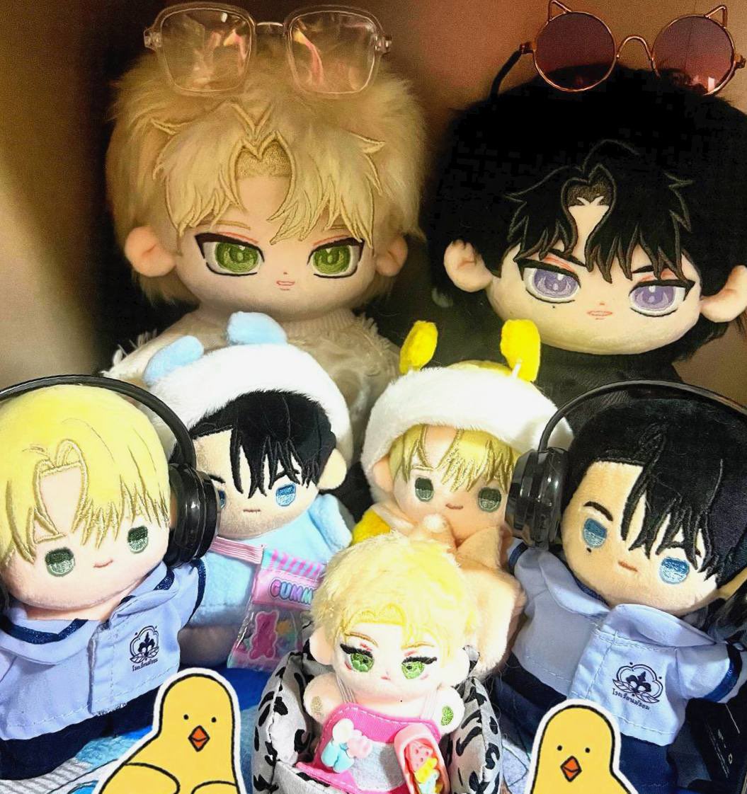 ryuianssi0508's tweet photo. Happiest FlashLight Day to all fangirlies! ๐ฆโจโจโจโจโจ
Hereโs my adorable FlashLight family dollies accompanying me for todayโs chapter ๐ฅน๐ซถ๐๐ค
#AaronHunter #YujinHart #ํ๋์๋ผ์ดํธ #FlashLight #FL ๐ฅ https://t.co/dFl3NIQyir