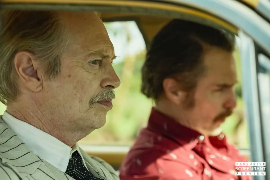 Lov1_Direction's tweet photo. Steve Buscemi e Sam Rockwell em nova imagem de “Cavalo Selvagem Nove”, espionagem de Martin McDonagh. Dois agentes da CIA seguem de Santiago à Ilha de Páscoa em missão de confiança. Estreia em 5 de novembro nos cinemas brasileiros. https://t.co/uIOrQKanw3