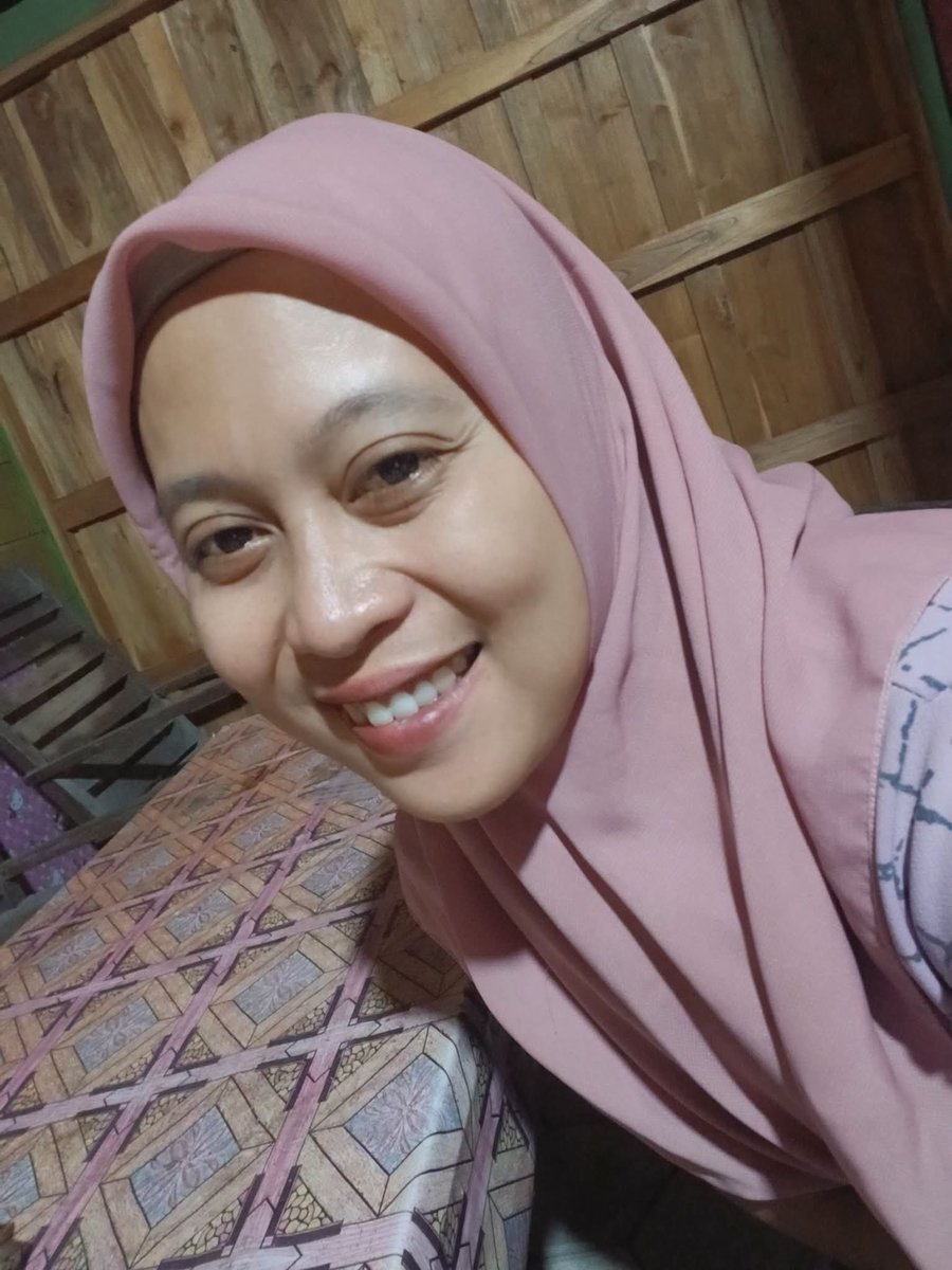 Bin9174's tweet photo. Tante🥵 https://t.co/Q08ZYh4QSe
