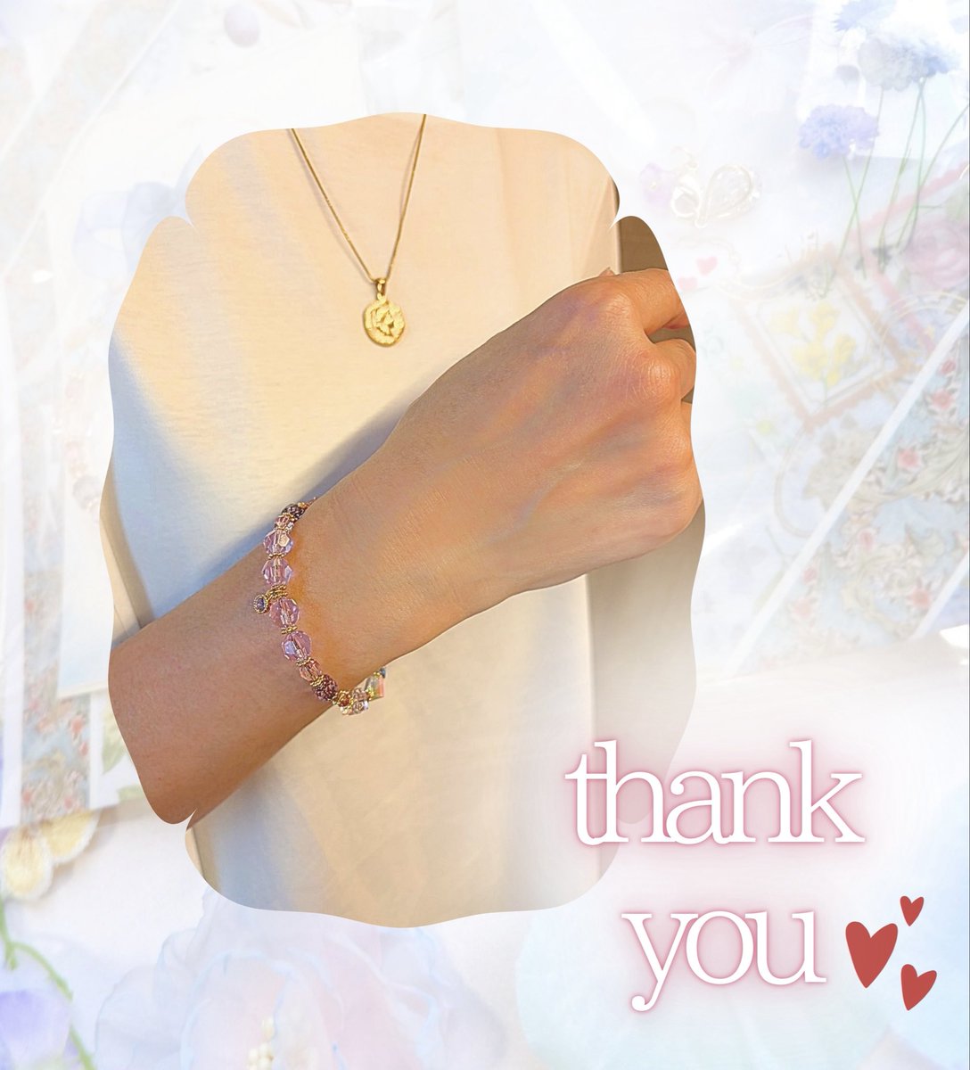 WE_yumefuwa's tweet photo. こんばんは🥰

作品が届きまして早速腕元につけて頂きました😍💕
ヨコハマのイベントから、こちらの方は２つめになります✨本当にありがたいです💐

今回は写真右側のルミナスと似た感じの色味で🎶とオーダーしてくださいました💓　
耳飾りを製作した事で素敵な機会を頂き本当に有り難うございます💕💐 https://t.co/N0EHWhkxv8