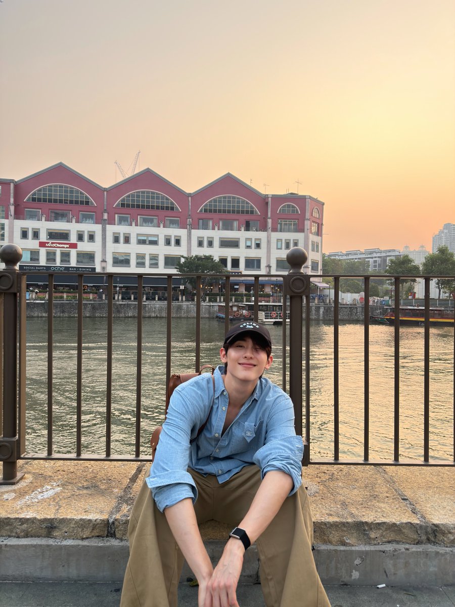 Spkasibook's tweet photo. ลงรูปยังไงให้รู้ว่าเป็นแฟนกัน https://t.co/8xSgvT97GB