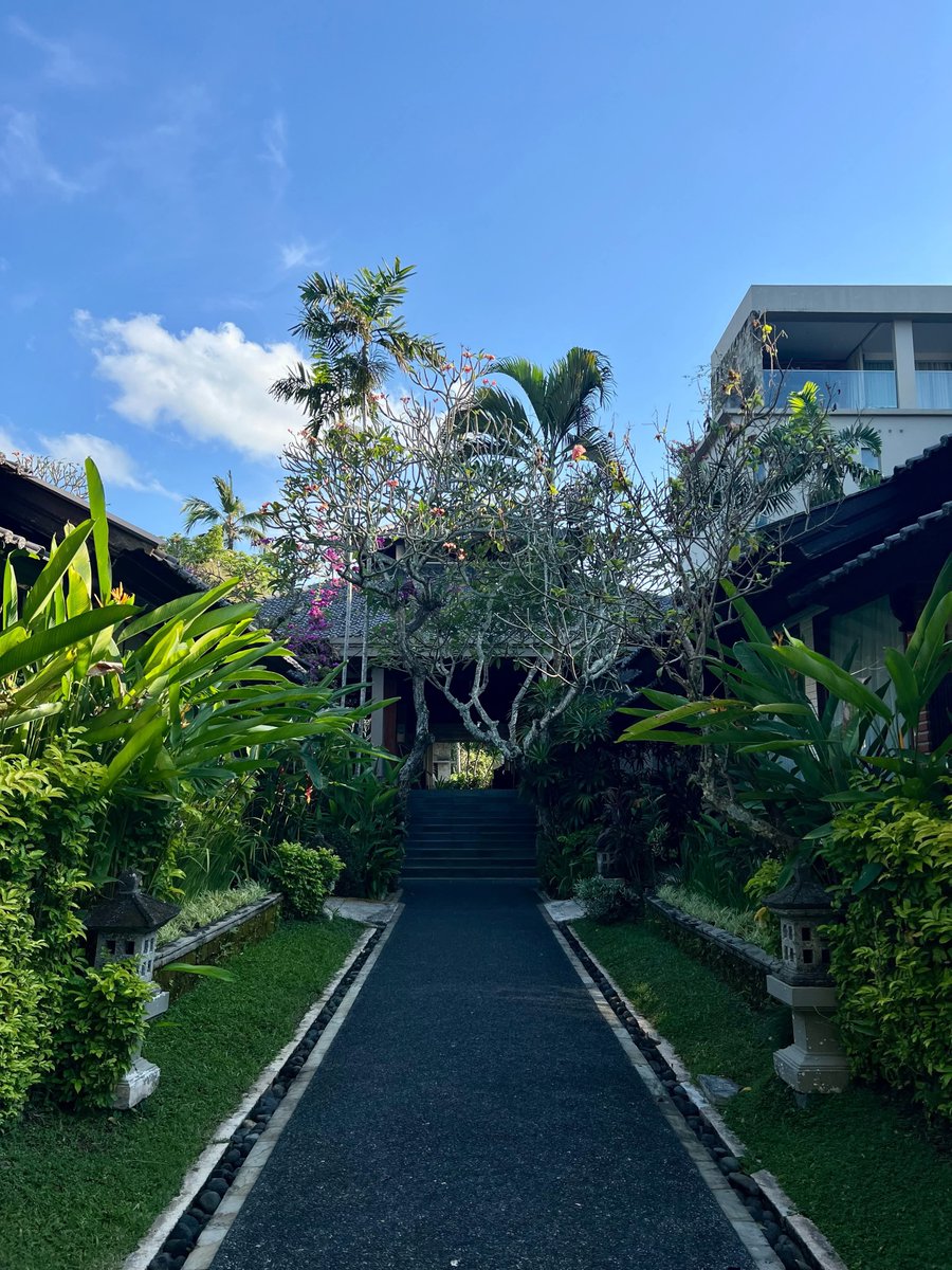 Dennnisht's tweet photo. Tau artix setara? klo nyari pasangan yg high value, care + loyal kita jg hrus bisa komitmen &amp; setia, itu bru setara. Tp klo km nyari yg ⬆️value ++tp kamunya sanasini cari partner cuddle mulu itu namax HALU. Takdir baik jg ga mau berpihak. Sderhana tp Sasimo ga trima #gaymakassar https://t.co/MRYQYDJA0K