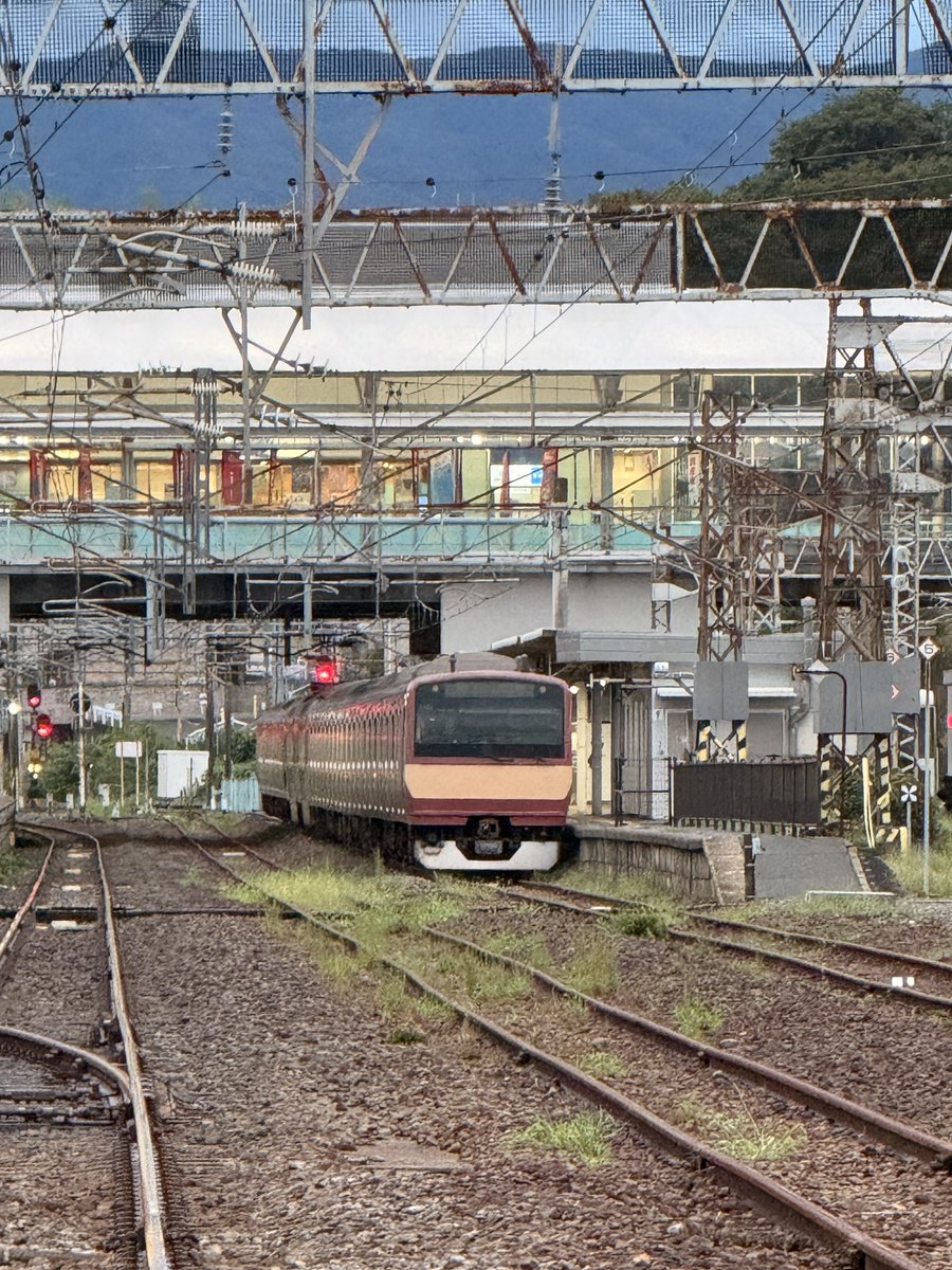 rilakkuman2012's tweet photo. いわき駅にて赤電おやすみ中💤
#E531系 
#基本編成 
#赤電 
#いわき駅 https://t.co/H28gnMr4OD