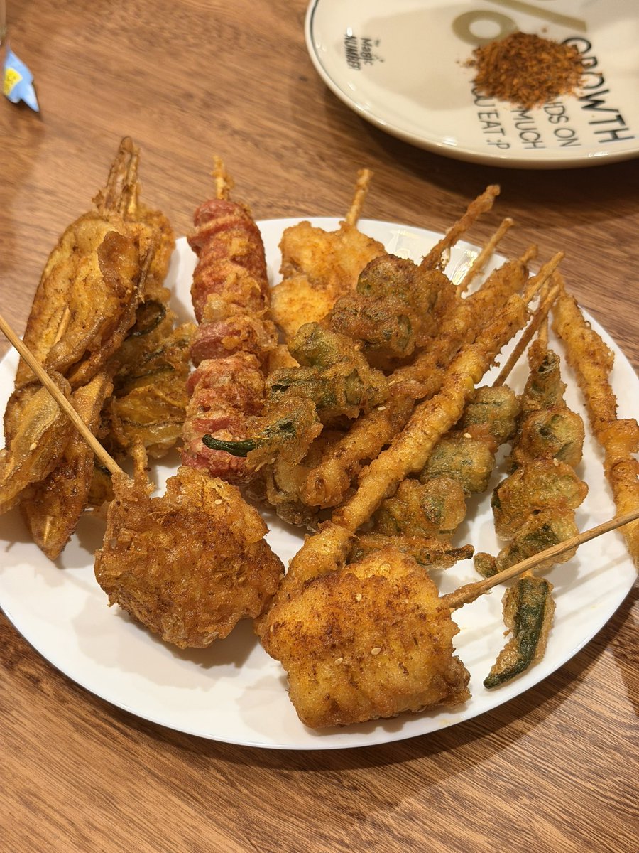 PPIMMYY's tweet photo. ไอเลิฟ หมาล่าทอด มากกกทตอนนี้ชอบ ข้าวโพด สุดอ่ะ อร่อยยเวอออ ชอบกินมากกก
กระเจี๊ยบก็ดี ร้านนี้ผงหมาล่าอร่อยมาก เพื่อนกินจนเกลี้ยง55 https://t.co/hPJVlilvrG