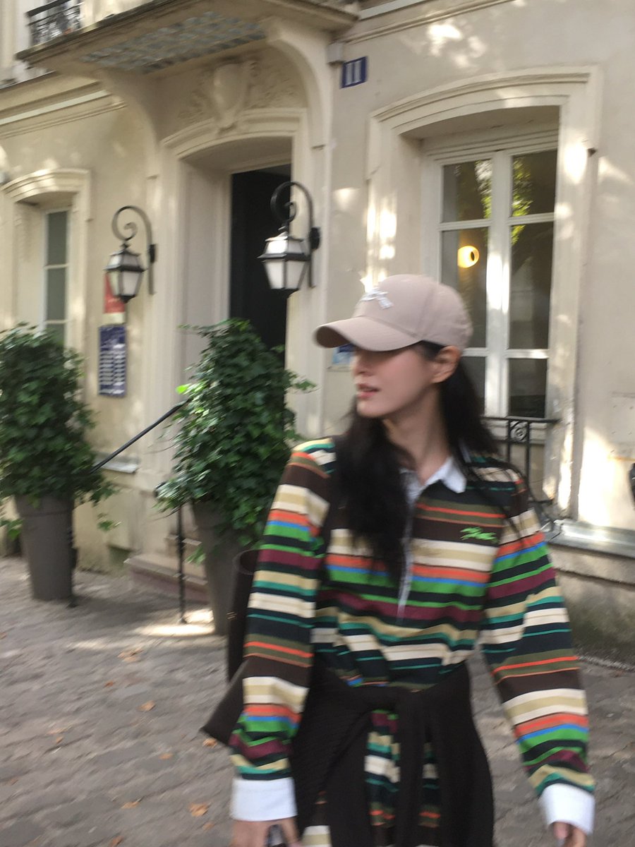 sejeong_stagram's tweet photo. 5년만에 같은 장소에서 🥖☕️📝🇫🇷

260907 #김세정 인스타그램 update 

🔗 https://t.co/28QEH79Wnz https://t.co/XUY7OHJZSg