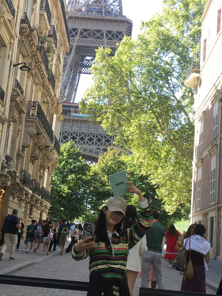 sejeong_stagram's tweet photo. 5년만에 같은 장소에서 🥖☕️📝🇫🇷

260907 #김세정 인스타그램 update 

🔗 https://t.co/28QEH79Wnz https://t.co/XUY7OHJZSg