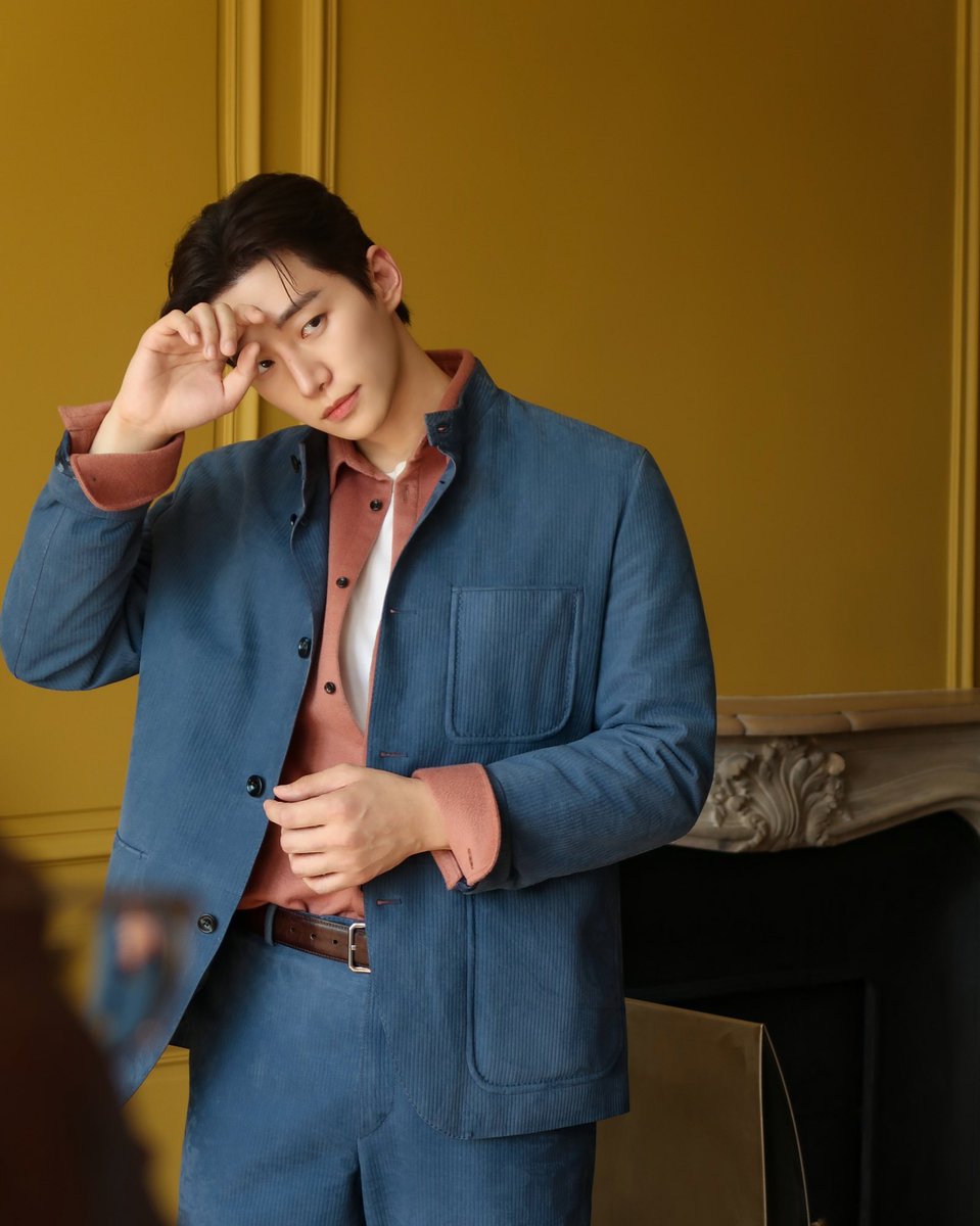 le2jh_vicky's tweet photo. @dlwnsghek 260907 LEE JUNHO weverse 2️⃣

Berluti ‘La Maison’ Behind 

https://t.co/V0tRikJzjl

@dlwnsghek 
#이준호 #LEEJUNHO
#벨루티 #BERLUTI
#LaMaison campaign https://t.co/q5YbJAWtFB