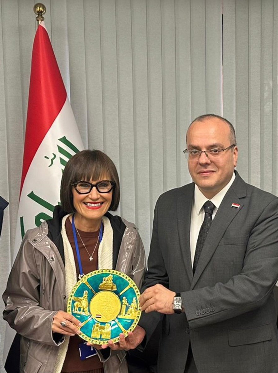 IraqinMan's tweet photo. استقبل القنصل العام السيدة إيما هولت، الرئيس التنفيذي لغرفة تجارة مانشستر الكبرى، والسيد لويس كرو، رئيس الشؤون التجارية ورئيس خدمات التجارة الدولية في الغرفة
Consul General Receives Ms Emma Holt, Chief Executive of the Greater Manchester Chamber of Commerce, and Mr Lewis Crowe. https://t.co/v9RacOQMZL