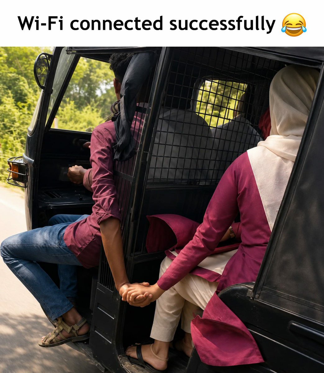 Reyan87890's tweet photo. Wi-Fi connected 😂 https://t.co/rCGMbUyDZ5
