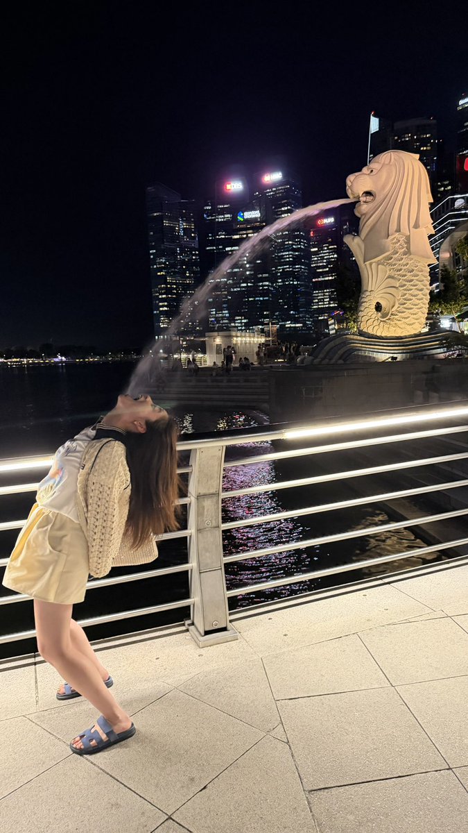 H_KANNA_0203's tweet photo. いきなりですが、載せるタイミングを失った旅の写真出しますね。笑
初めてのシンガポールは絶対にこういう事したかったんです。 https://t.co/SUpq7ZYC33
