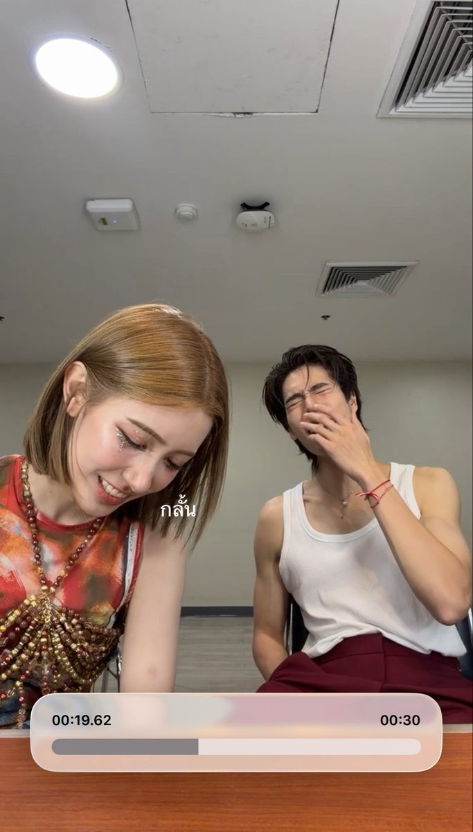 jaoyngs's tweet photo. @fallindimples เคยมีความพยายามจะร้องเพลงกับชีอยู่ครั้งนึง แต่ว่าขำทุกคลิปเลย ลงไม่ได้ซักอัน55555555555 https://t.co/l2oINAPv0g