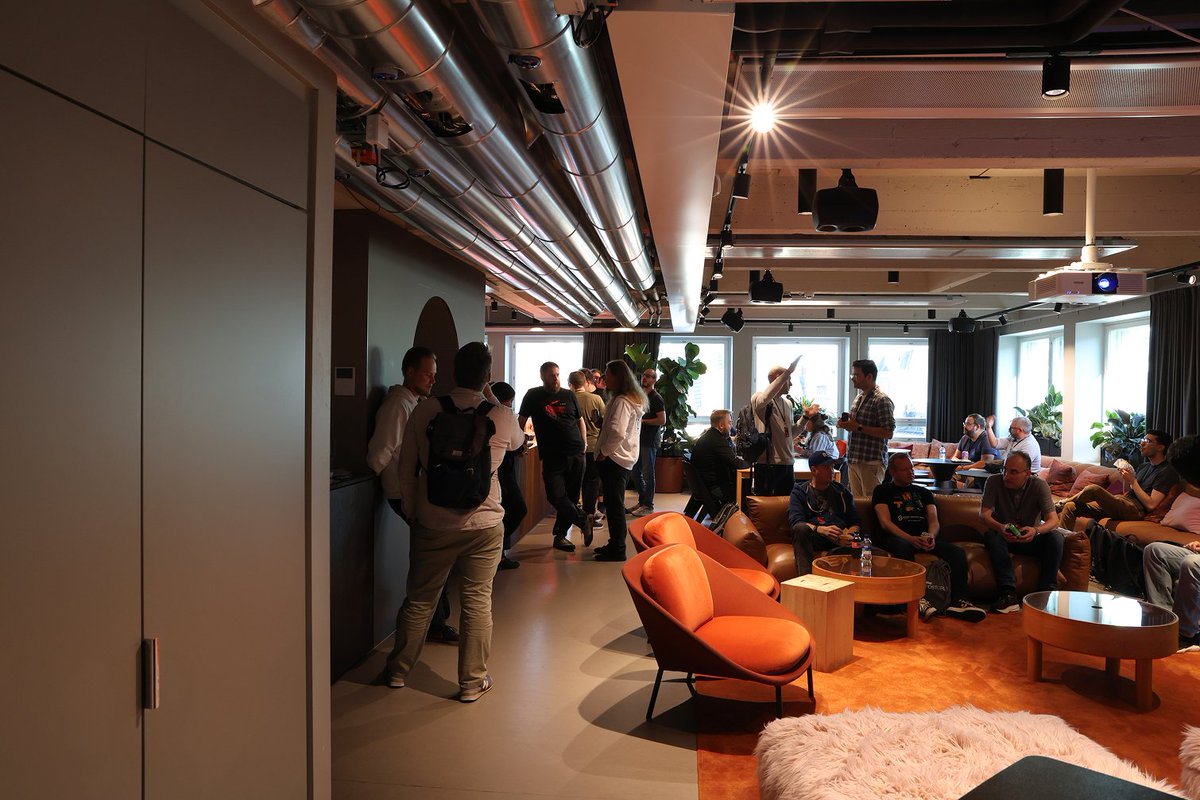 UpCloud tweet picture