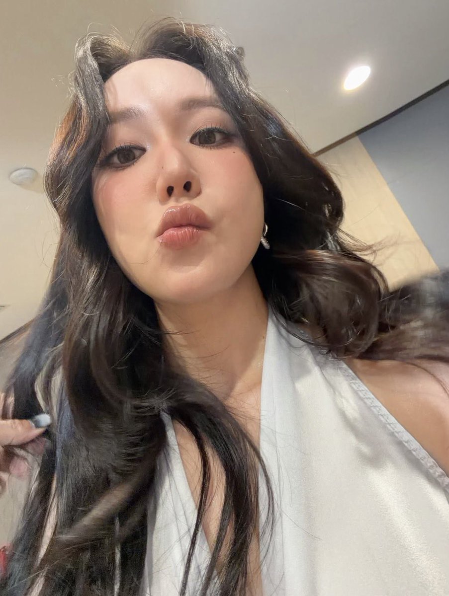 ismnww's tweet photo. luv ti sud loeiii 🤍🪽 https://t.co/b460m4i4CT