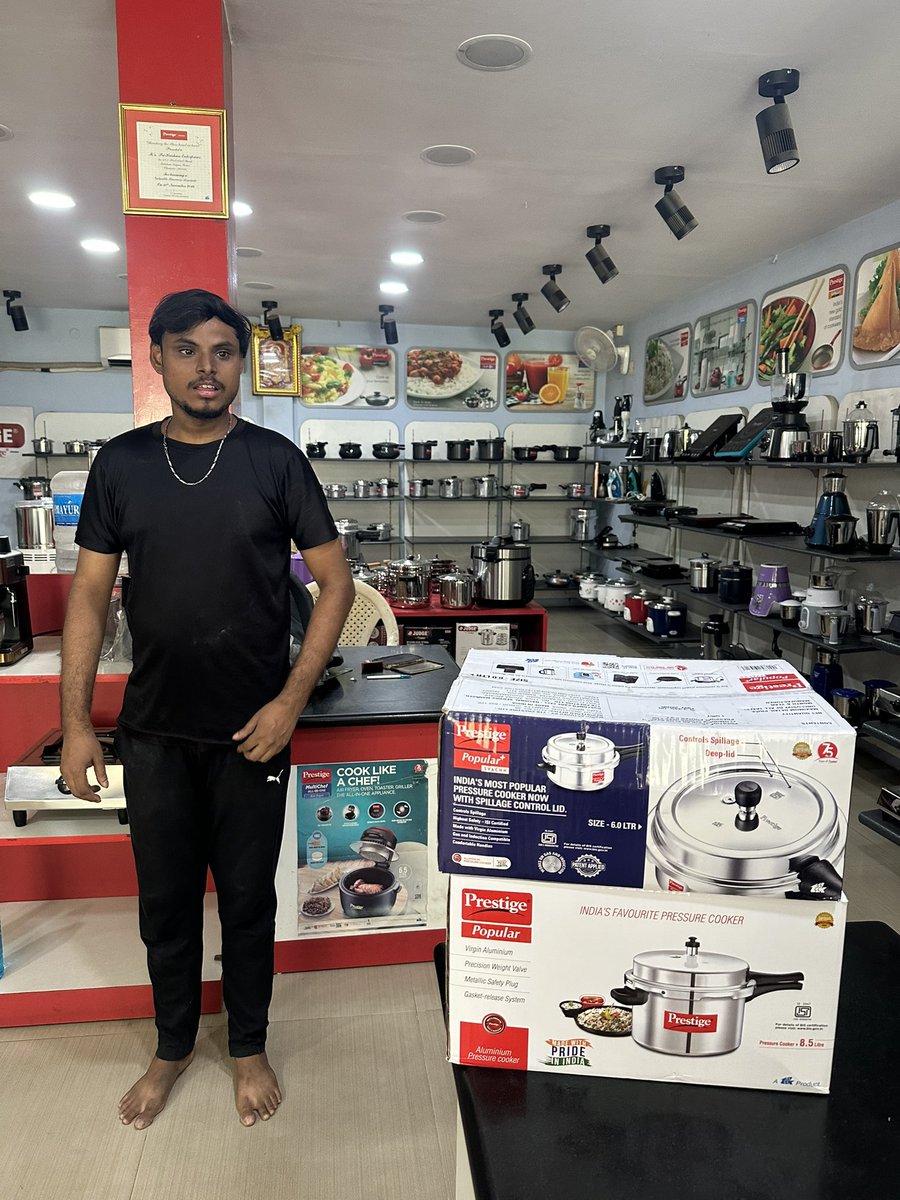 SahibKhanMo's tweet photo. @TTKPRESTIGELTD Great job, Vasanth Kumar! 👏 You turned me from a window shopper into a real buyer! 🛍️ Excellent customer service and product knowledge at Prestige Brands, Chennai Porur – Lakshmi Nagara Beanch. Keep it up! ⭐ https://t.co/Y4VdpS4xvh