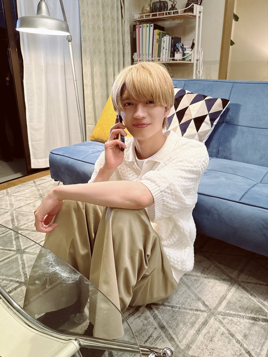 tx_doramanext's tweet photo. 🎬 𝑻𝑽𝒆𝒓最新話を見逃し配信中🌻
〔#君は夏のなか〕

📸︴オフショット

渉(#奥智哉)と電話していた
千晴(#杢代和人)をお届け🫧

𝑼-𝑵𝑬𝑿𝑻独占先行配信中🎥

❯❯ #TVer お気に入り登録19.5万人
ありがとうございます🌟
まだの方はこちらから🎐
👉🏻https://t.co/oZYvRFJhsv

#ドラマ君夏 https://t.co/NXeoBPtWzl