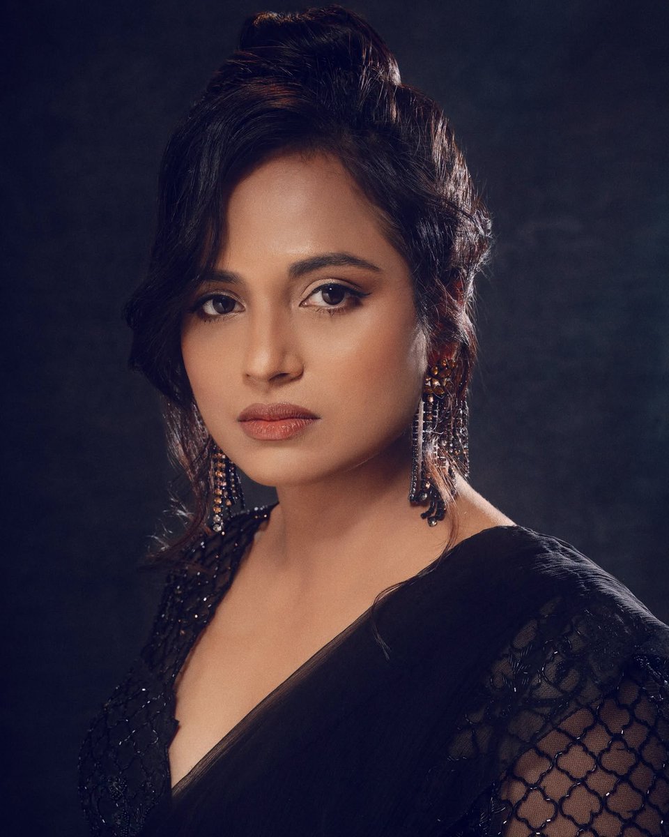 Chennaipatrika's tweet photo. #RamyaPandian #TamilActress #KollywoodBeauty #RisingStar #DesiBeauty #InstaBeauty #InstaStar #ModelLife #ActressLife #FashionQueen #PhotoshootVibes #QueenVibes #GorgeousLook #CelebrityStyle #StarGirl #TrendingStar
@Chennaipatrika
#chennaipatrika https://t.co/wg5acKZ5sy
