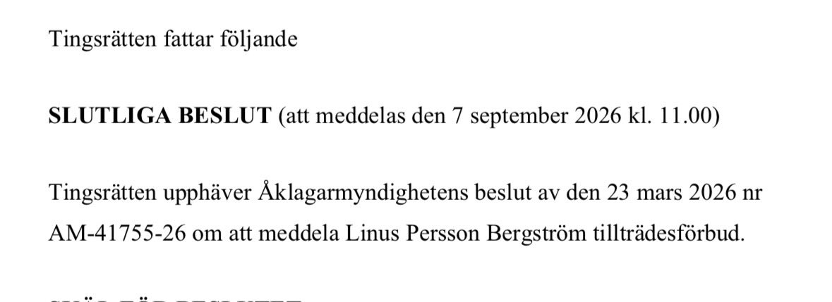 liinusbergstrom's tweet photo. Smack!! BILJETT TILL PREMIÄREN SÖKES #fbkse https://t.co/uxERshpoW1