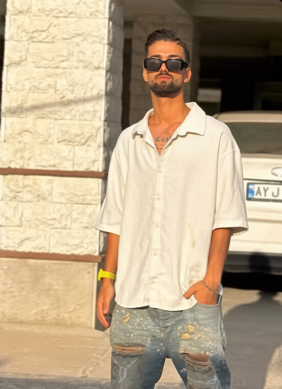 Realneo101's tweet photo. THE ISLAMIC REGIME KILLED ANOTHER IRANIAN SIMPLY FOR PROTESTING

Erfan Mirzaei, a young Iranian artist and protester arrested during the January uprising, was secretly executed in Dastgerd Prison in Isfahan yesterday.

They arrested him for protesting, imprisoned him, and then executed him.

This is what the Islamic regime does to Iranians who stand up for their freedom.