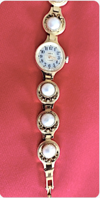 InessaW29's tweet photo. https://t.co/wjXKfbETCy    

Vintage Freshwater Pearl Rotary Watch Chaika Gold Plated Great Gift UK seller 

  #MHHSBD #WATCH #vintage #giftideas #jewellery #pearl #gifts #viral #jewellerybox #surprise #gifts #MothersDay #motherdaughter #xmastree #giftsirinart https://t.co/zaQLJWR72u