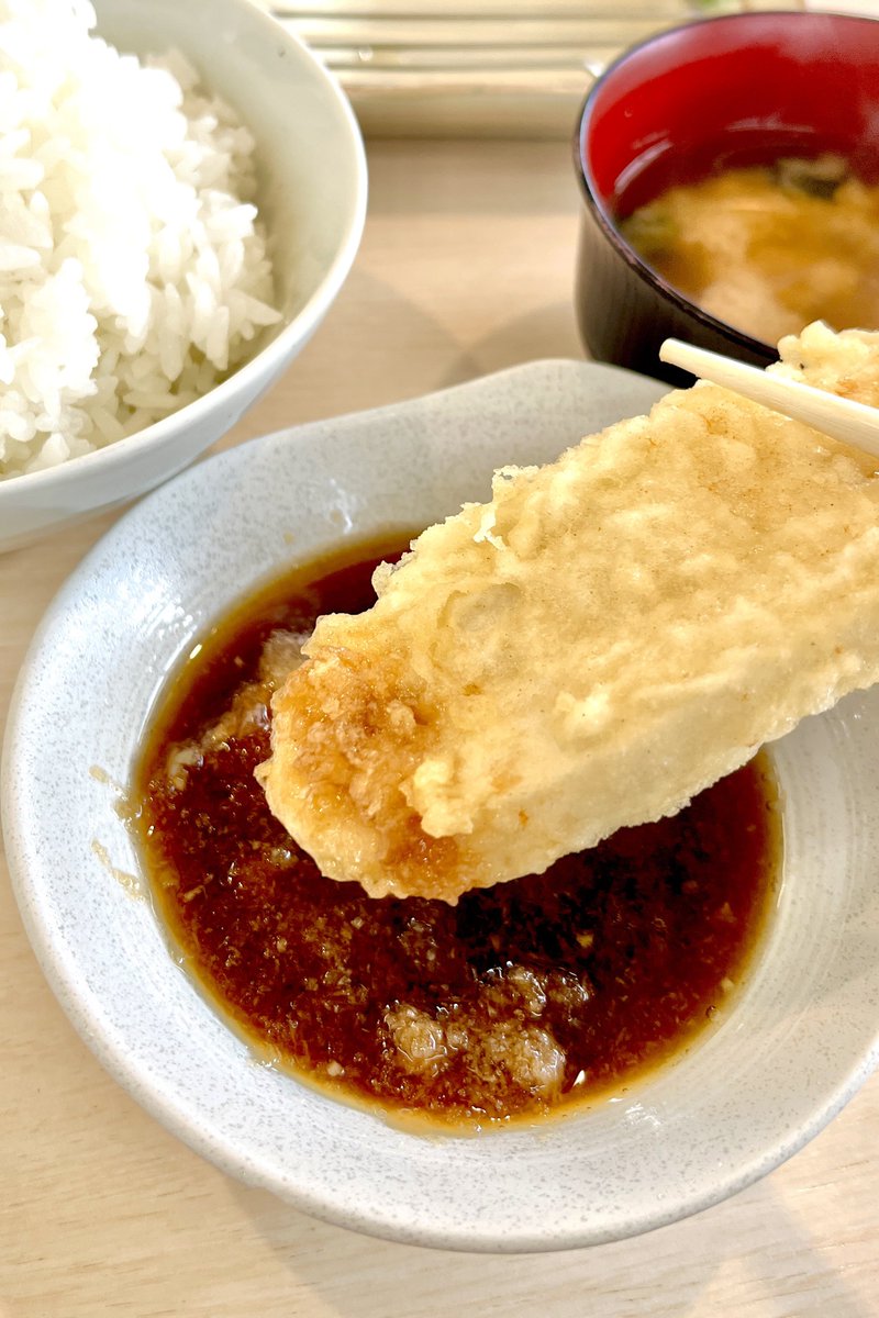 _asaMasa_'s tweet photo. ふくの湯でガンぎまった後は、だるまの天麩羅だぁ💪
卓上には白菜の漬物、高菜、イカの塩辛が置いてあるゾ💡
#ふくの湯（回数券がめっちゃお得☝️）
#だるまの天ぷら定食
#だるま
#天麩羅 https://t.co/kPvZncYJ3r