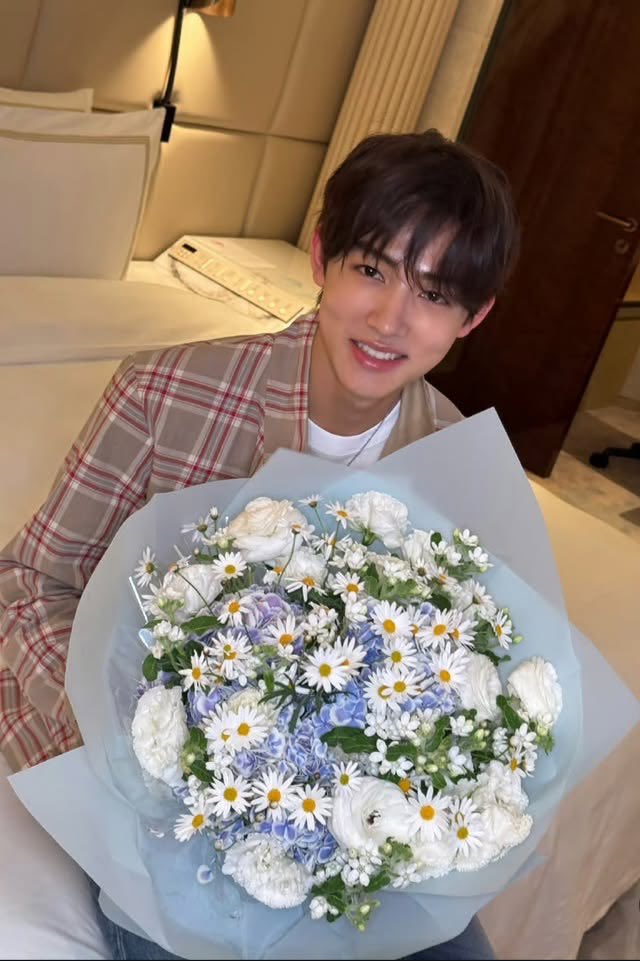 5s5hi's tweet photo. 누나 내가 만들어준 꽃반지 기억해요? https://t.co/fzdKboxt16