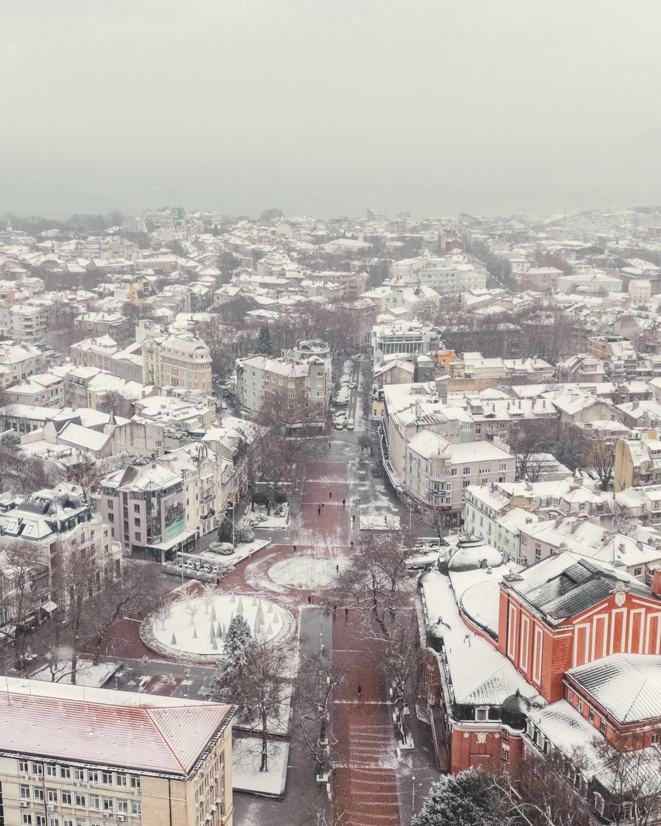 SamualQuin23's tweet photo. First snow in Varna https://t.co/khUeEJVFKI