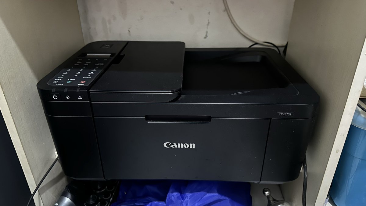 dyposable's tweet photo. wts PRINTER CANON PIXMA TR450s connect wifi dom bandung bisa oren
fullset masih lengkap dus, mulus no minus, ink droplet catridge masih aman dan lengkap
960k 
- berfungsi dengan baik
- fitur sangat komplit
- print
- copy
- scan
- fax
- connect wifi
- cetak foto
more info dm https://t.co/14tQzxiv1O