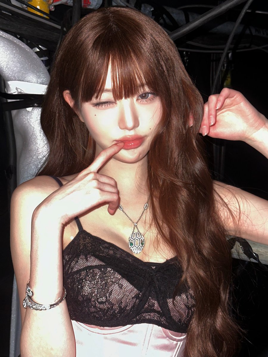 ivepics_'s tweet photo. wonyoung instagram update https://t.co/5vY7FGolqi