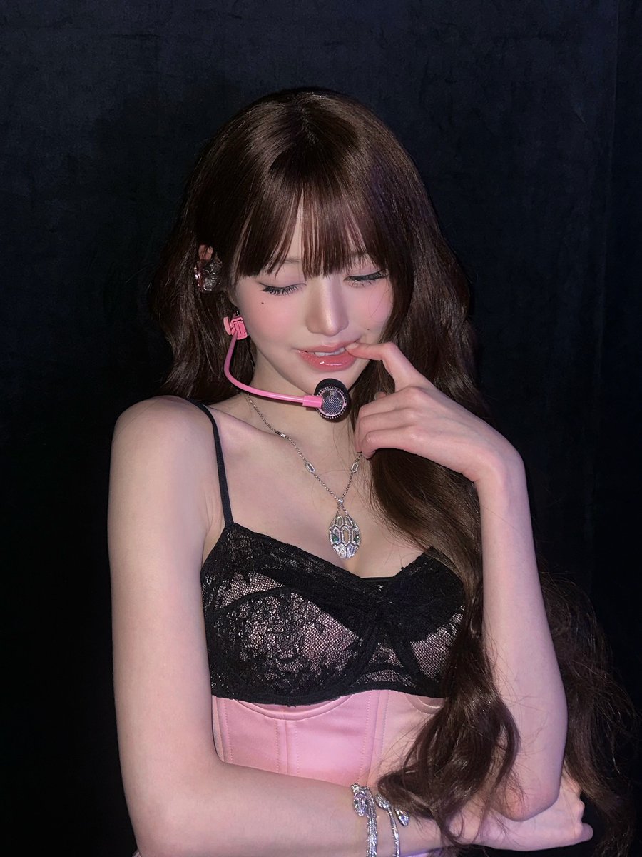 ivepics_'s tweet photo. wonyoung instagram update https://t.co/zOBNpIQKGi