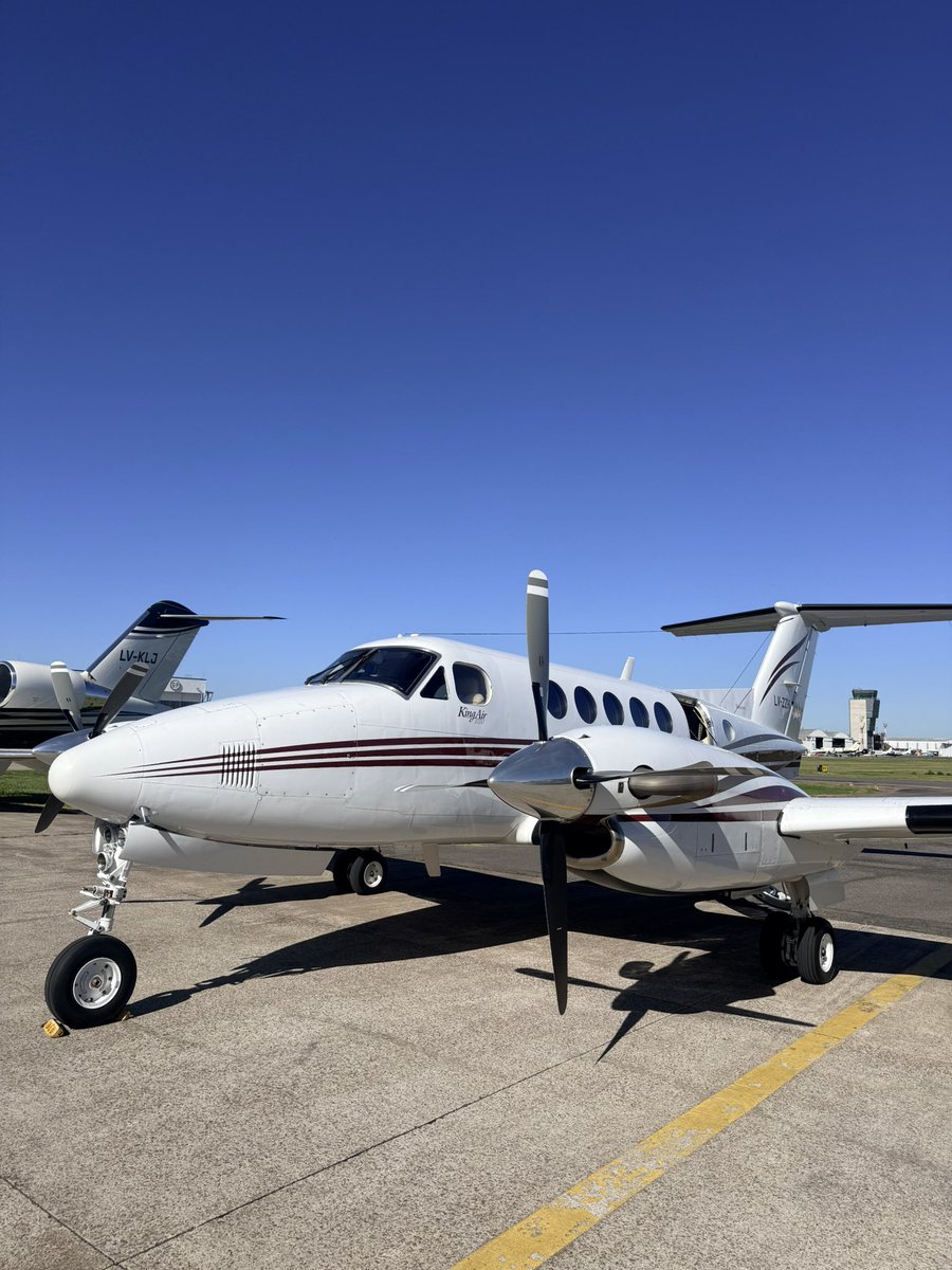 cflupianez's tweet photo. Arrancamos la Semana con el Grandote de los Últimos 20 años !!!!!!
Y la terminaremos con cual ?????
Que lo disfruten.
Buena Semana.
#beechcraft #kingair200 #beechcraftkingair #kingair https://t.co/looeDB6RBi