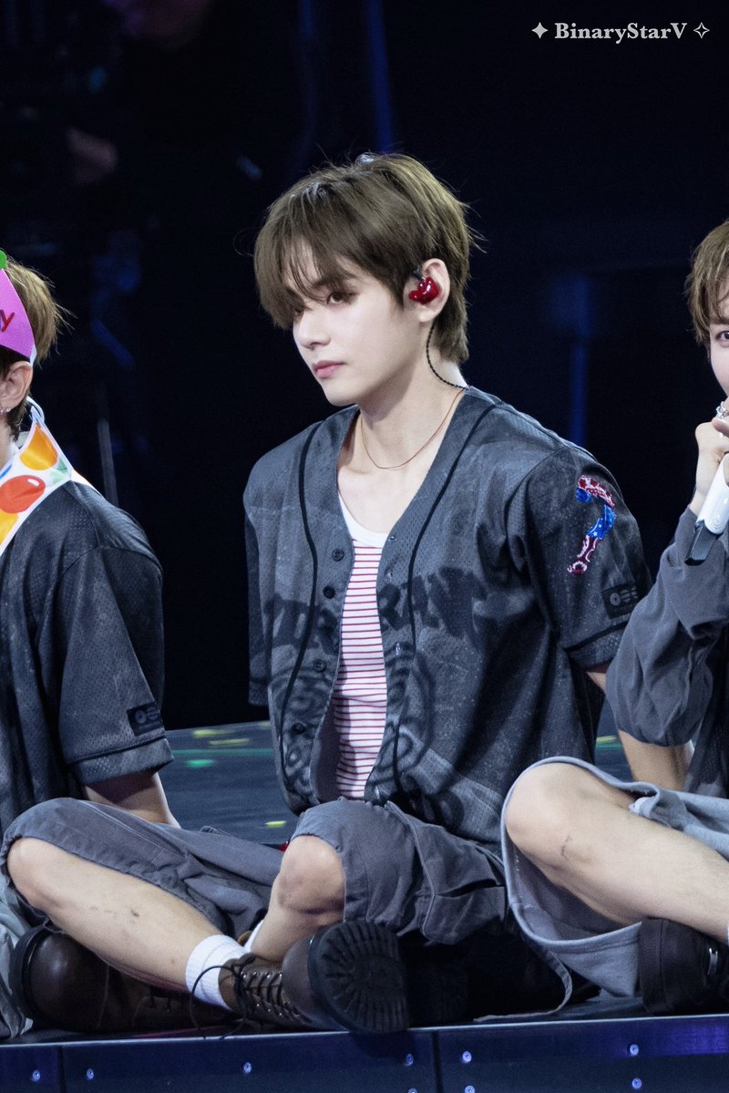 BinaryStar_V's tweet photo. HD· 260906 Los Angeles 
D4
#김태형 #태태 #テテ #뷔 #BTS #방탄소년단 
#BTS_WORLDTOUR_ARIRANG 
#BTS_WORLDTOUR_LOSANGELES https://t.co/r22UHYsVhB