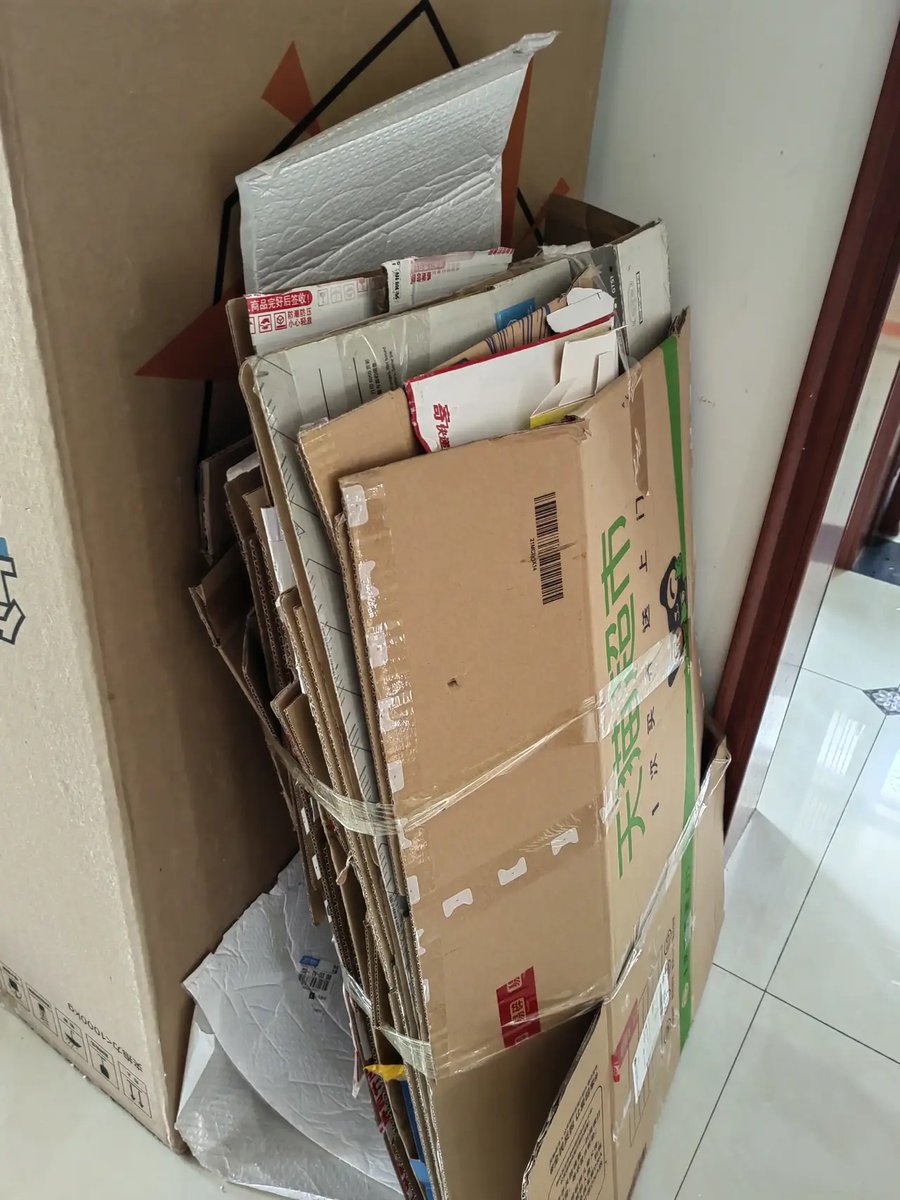 BuhiaSandra's tweet photo. Just unboxed my package—new stationery that’s been on my wishlist for ages! The unboxing feeling never gets old , https://t.co/CybhJd2yuS