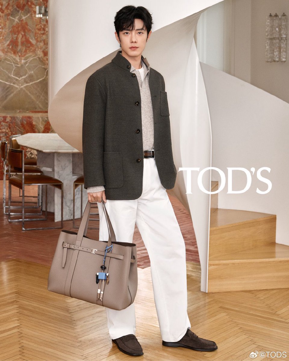 xzhansoul's tweet photo. (20260907) TOD'S Weibo update:

Global Brand Spokesperson #XiaoZhan embodies the newest series of TOD'S 2026 Fall/Winter collections. 

Looking absolutely gorgeous, exquisite and stunning ❤️

#XiaoZhanxTODS https://t.co/57gJG8QM7Z