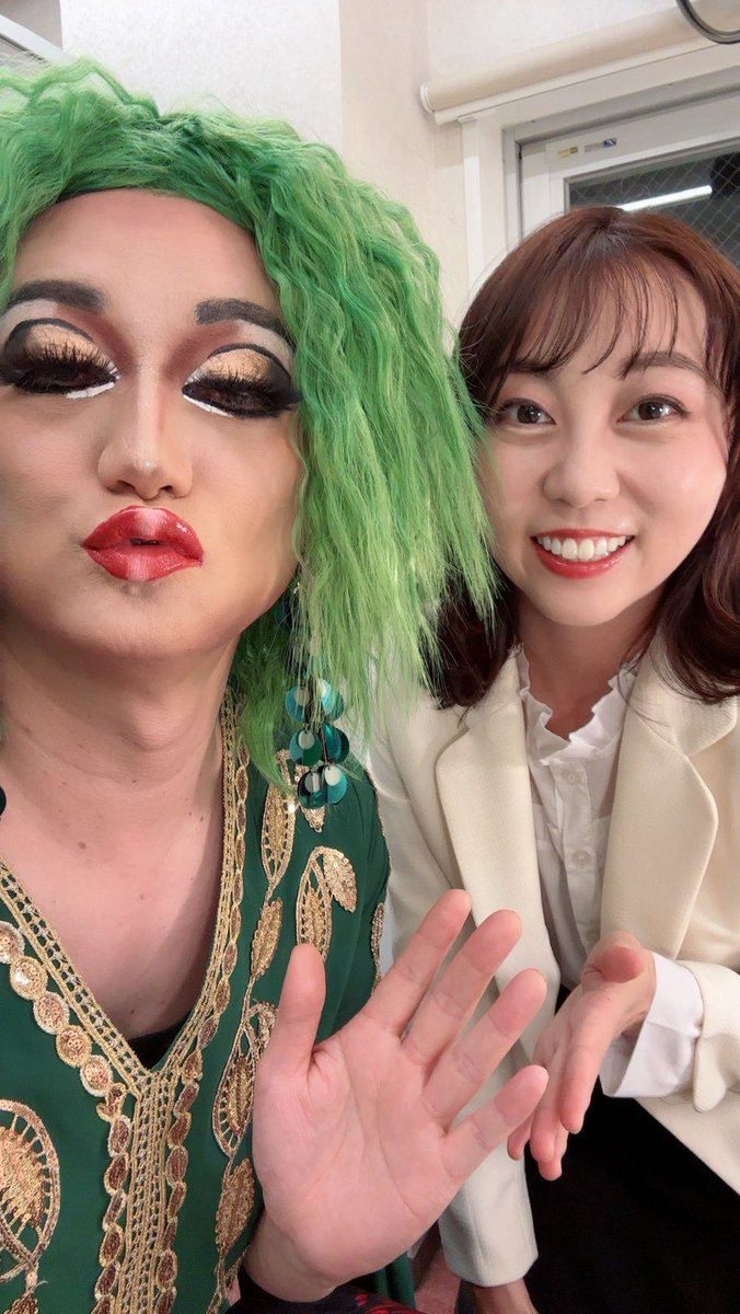 ichijo_risa's tweet photo. 舞台 #蛇革の手帖 大好きな皆さまと📸🐍
個性もパワーも刺激も強めな皆さまに囲まれた毎日😂
お芝居を間近で見ながら、たくさん笑って、たくさん学ばせていただきました。

決して長くはない稽古期間でしたが、1人1人のこの作品に懸ける熱量が凄くて、とても濃い時間だったなと思います。 https://t.co/jMdGqj8l6M