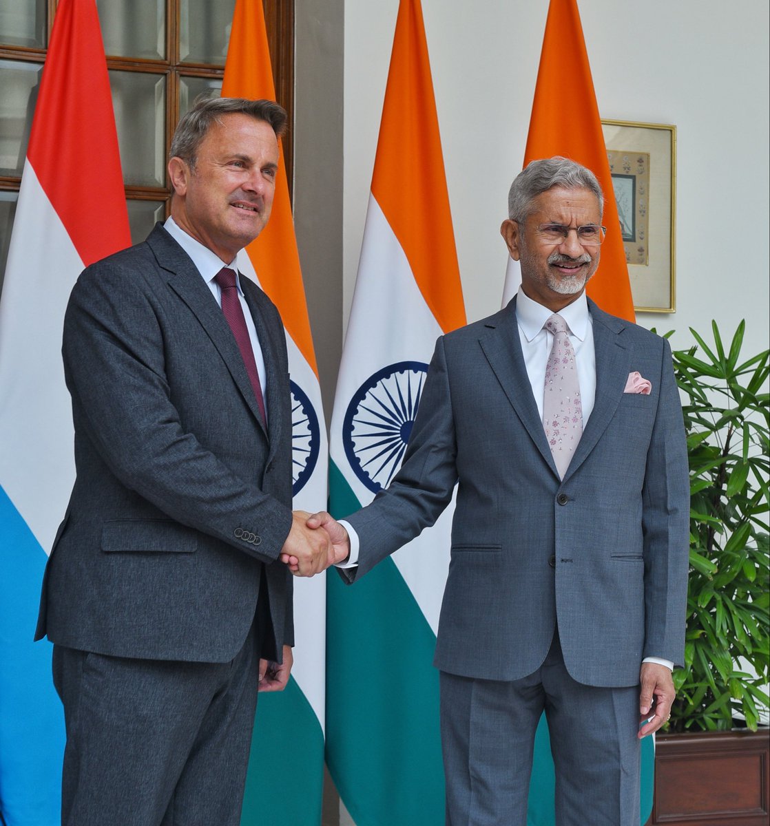 DrSJaishankar's tweet photo. Pleased to welcome DPM & FM @Xavier_Bettel of Luxembourg in New Delhi today. 

Trusted partnerships like that of India and Luxembourg have assumed great relevance in times of global uncertainties and disruptions. 

Held substantive discussions on our bilateral cooperation including in trade, investments, fintech, startups, clean tech, space, health, education and mobility. As well as global developments and our multilateral engagement.

Deeply appreciate DPM Bettel’s support for our partnership and stronger India - EU ties. 

🇮🇳 🇱🇺
