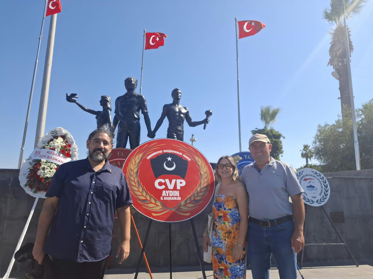 cvpaydin's tweet photo. Aydın ilimiz ve ilçelerimizin düşman işgalinden kurtuluşunun 104. yılı kutlama törenine Kuşadası Atatürk Anıtı'nda katıldık. 

Cumhuriyete, bağımsızlığa ve ulusal egemenliğe giden yolda canlarını ortaya koyarak mücadele eden başta Mustafa Kemal Atatürk olmak üzere tüm kahramanlarımızın ruhları şad olsun, gözleri arkada kalmasın! 

Cumhuriyetçi Vatanseverler genciyle, yaşlısıyla bayrağı yere düşürmeden tam bağımsızlık hedefine kararlı adımlarla yürüyor. 

#HainsizTürkiye'yi kuracağız! 
#NeMutluTürkümDiyene 🇹🇷
@cvpgenelmerkez