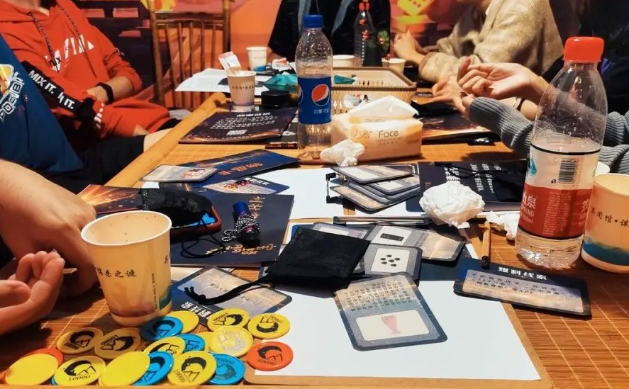 steluugfiyflh's tweet photo. Just wrapped the most immersive murder mystery at a local escape room—story twists had me screaming, and my team’s detective skills (or lack thereof) made it so chaotic fun! ♂ #BoardGameNightVibes https://t.co/Il1kpVqfaf