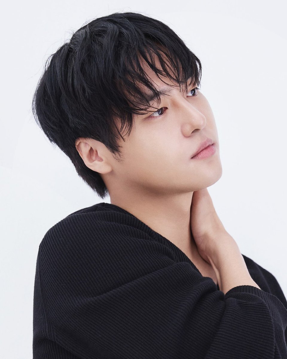 chenecstasy's tweet photo. jharmony_official instagram update

Oh my God, hello Mr. Yang Sejong?? That letal facecard?? 😭🖤🖤
#YangSejong #양세종 https://t.co/djV99D7r9l