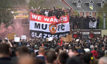 Manutd_addicts's tweet photo. 🚨🚨🚨

BREAKING:

If Sheikh Jassim sees Manchester United fans pushing hard against the Glazers, he could make an emergency bid rather than wait until 2027.

He’d use the pressure in negotiations.

A DEBT-FREE bid giving United the freedom to spend £500m a year. 🔴

#MUFC https://t.co/iWEvTlS5eM