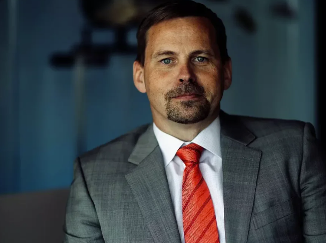 MiningDig's tweet photo. Exciting news as Albemarle have announced that BHP’s Chief Commercial Officer Ragnar Udd will succeed Kent Masters as the new President and CEO of Albemarle⭐ 

🔗 See more: https://t.co/ED6rRkzZuY 

#Mining #Commercial #NewAppointment https://t.co/E1aOR68nVi