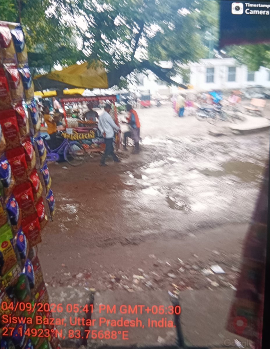 arvindMuzaffar's tweet photo. @rpfnerbsb @rpfner @RailwaySeva @drmbsbner @gkp @nerailwaygkp @aajtak @VikashP07704516 @RPF_INDIA @gmner_gkp @UPGovt @PMOIndia @RailSamachar रेलवे टिकट दलाल अमित मद्धेशिया सिसवा बाज़ार स्टेशन से बाहर निकलते ही रेलवे की जमीन और आने-जाने के रास्ते पर पूरा बाज़ार लगवाता है। सभी अवैध दुकानों से रोज़ ₹400 वसूलता है और कहता है कि मैंने आरपीएफ से टिकट दलाली और बाज़ार लगवाने का ठेका लिया है। @rpfnerbsb @drmbsbner @RPF_INDIA https://t.co/sTjnDdx0pa