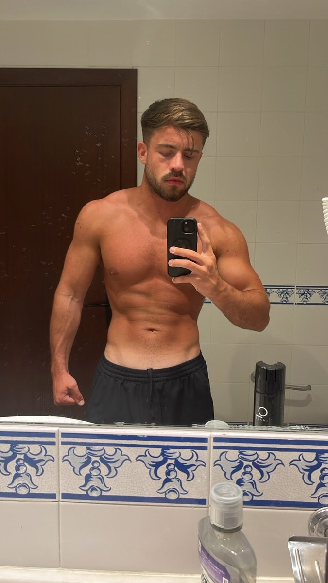 WalletsForMe's tweet photo. Back from holiday now, back to owning every single one of you f*gs🥵 https://t.co/OLDtiJUrg6