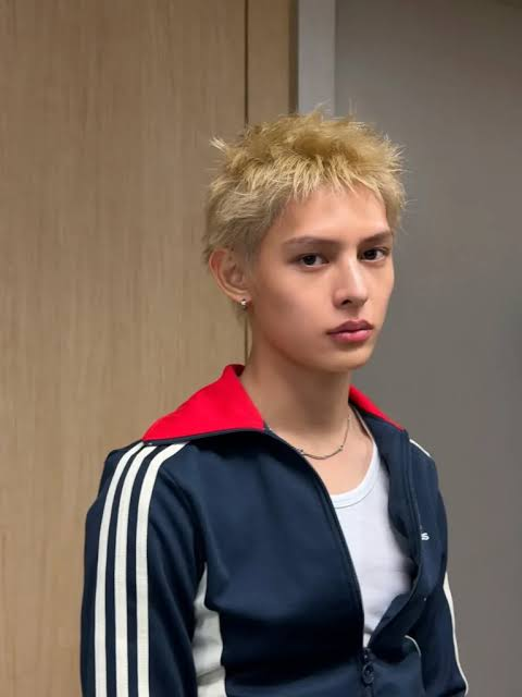 QuinnBoo188189's tweet photo. @ofjvn_ @Prada @cortis_bighit JAMES has such a unique fashion presence

JAMES MAKES HIS ART WITH PRADA

#JAMESxPRADA
#PradaFW26 
@Prada @cortis_bighit https://t.co/ePL2nrnXPd