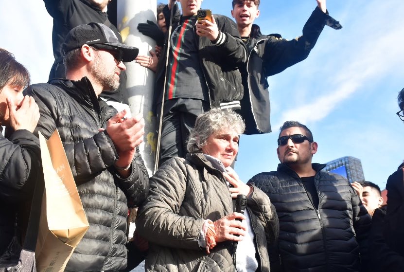 Gaspitwt's tweet photo. Fotos del homenaje pues xq no #Gaspitwt #lindohomenajeche https://t.co/yF9qiL74Q2