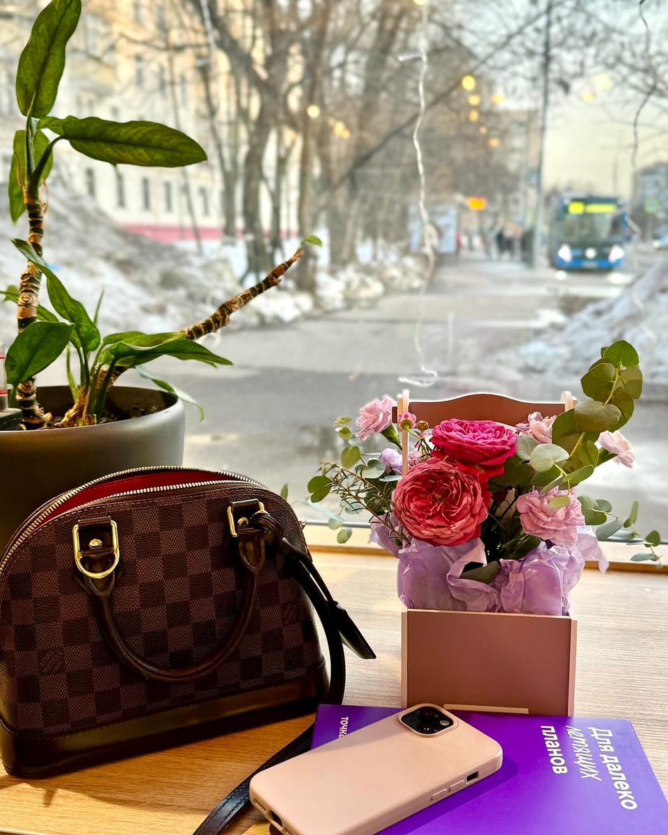 BryanePanny's tweet photo. Налоги и ИП в РФ: даже при ВН�� и жизни за границей важно учитывать вид деятельности и налоговый статус. Откры��ь самозанятость или ИП проще с профессиональной поддержкой: юрист, бухгалтер и понятный алгоритм экономят время и нервы. https://t.co/oILXY4F8j0
