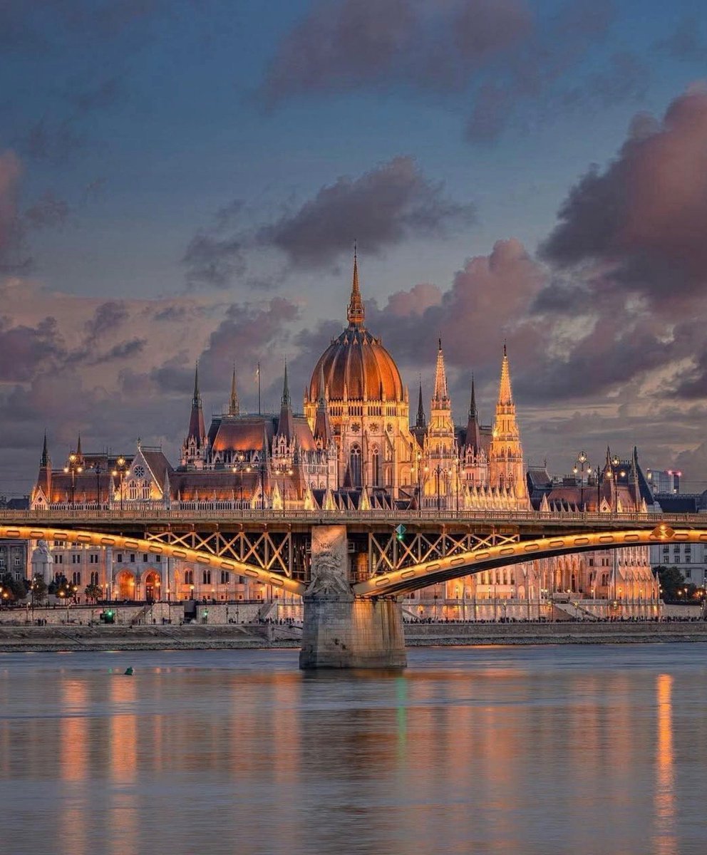 natureLover6026's tweet photo. Budapest, Hungary https://t.co/FE1bWHNlvv