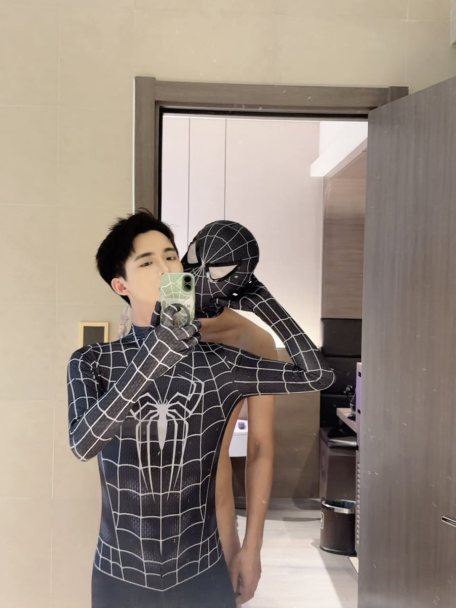 EvanPang1997's tweet photo. 预告一下🍑 https://t.co/MDWK0VQwT4
